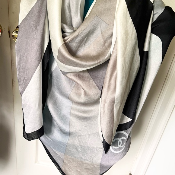 Chanel Geometric Logo  scarf/Wrap. 100% Silk. Made in Italy. Large, 51” by 53”. - Picture 6 of 16